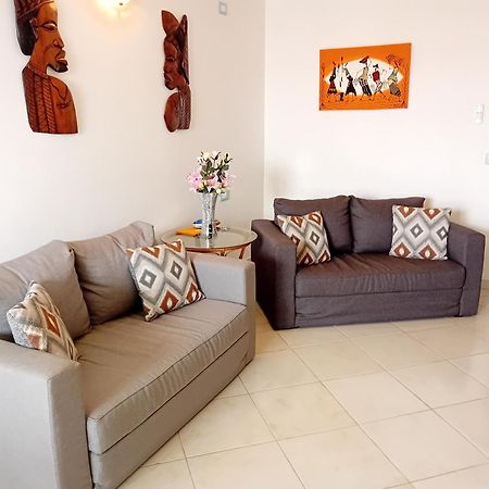 Adult Only Beachfront 2 Bedroom Apartment Santa Maria Airport Pick Up, Aircon, Unlimited Wifi Ideal For Remote Working And Long Stay Bagian luar foto